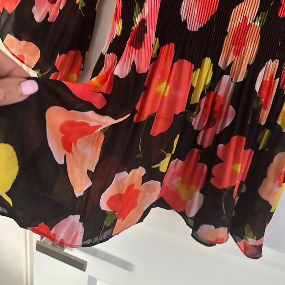 Brand New Off the Shoulder Blouse. - Picture 6 of 10